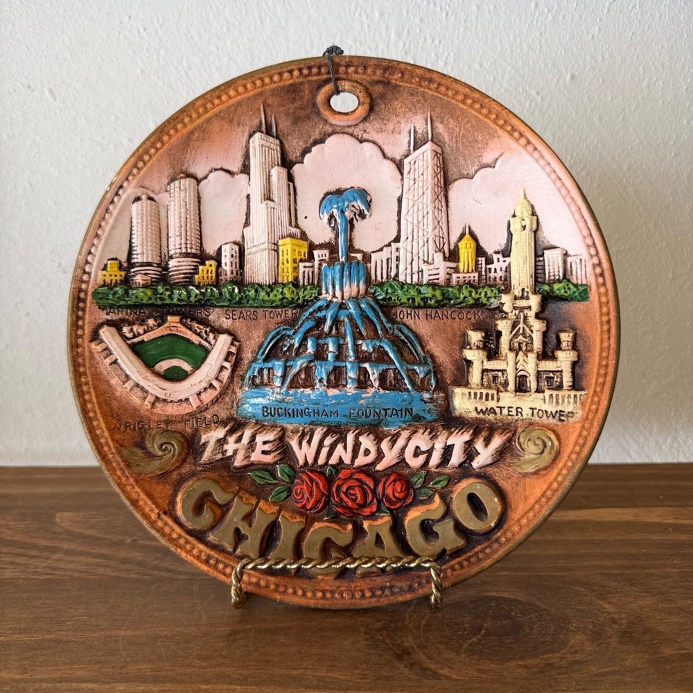 Vintage Chicago Decorative Plate 3D‎ Relief Windy City Skyline Souvenir